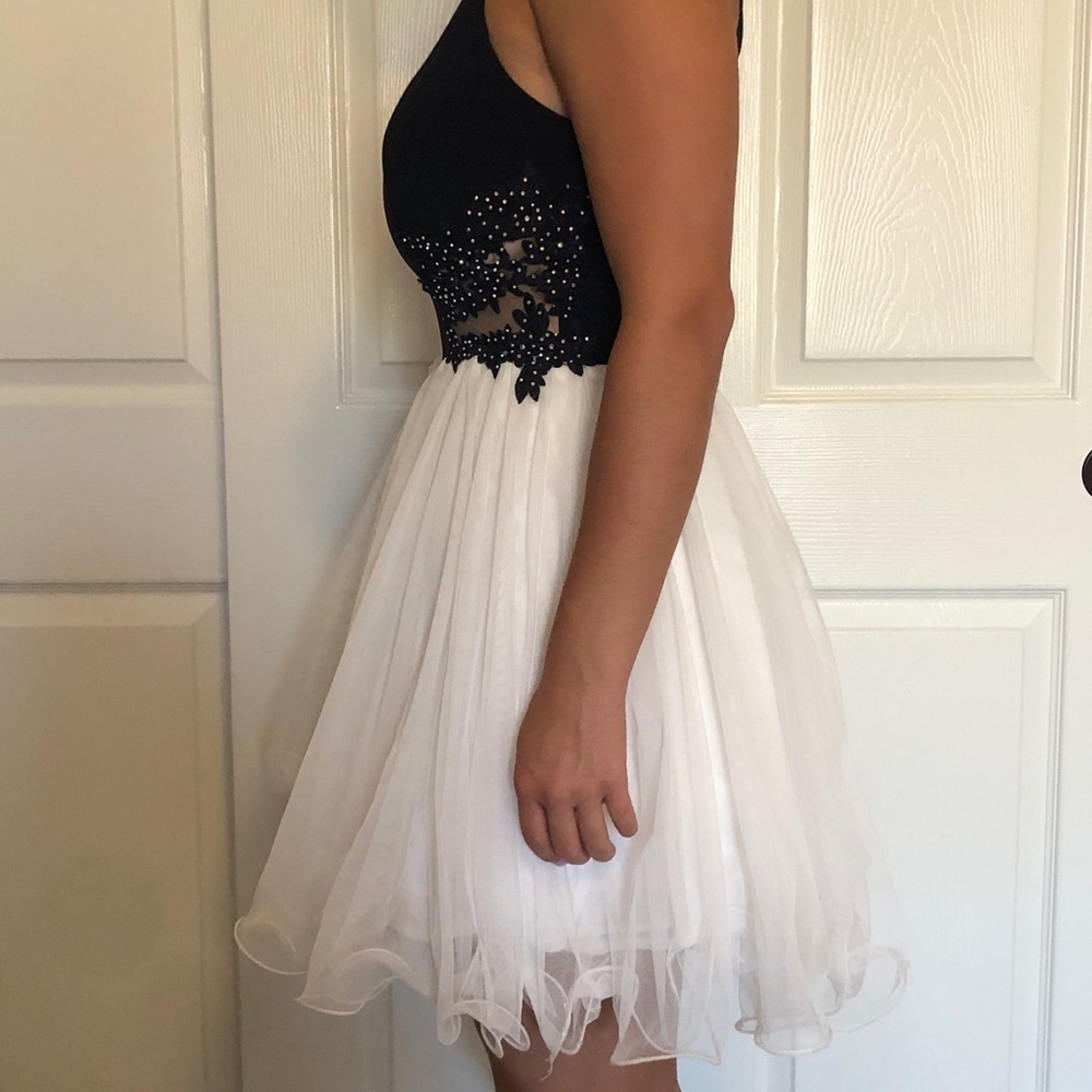 Dress - Picture 3 of 5